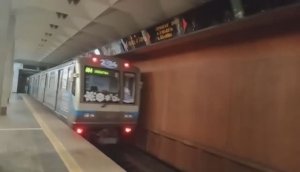 Нижегородское метро. Смена направления на станции "Бурнаковская"