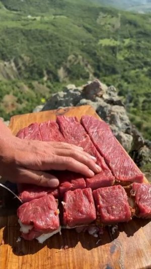 Какой вид,какая красота 😍!!! а шашлык просто .....