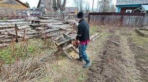 Пилю дрова бензопилой дружбой СССР.