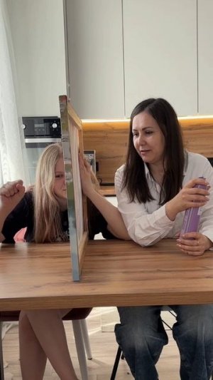 Кто лучше врёт челлендж😂 Мама врёт👌 #челлендж #игра #семья #комедия #развлечения