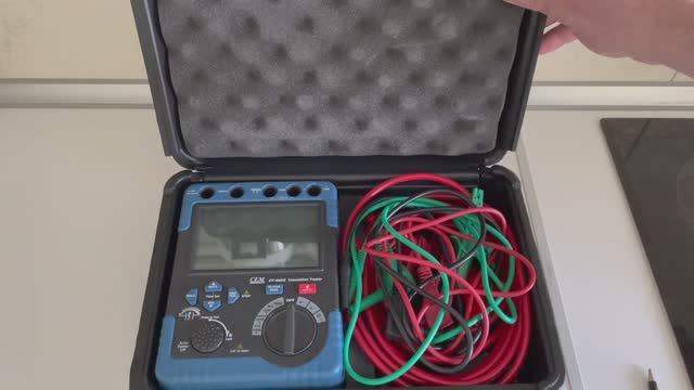 CEM DT-6605 мегаомметр