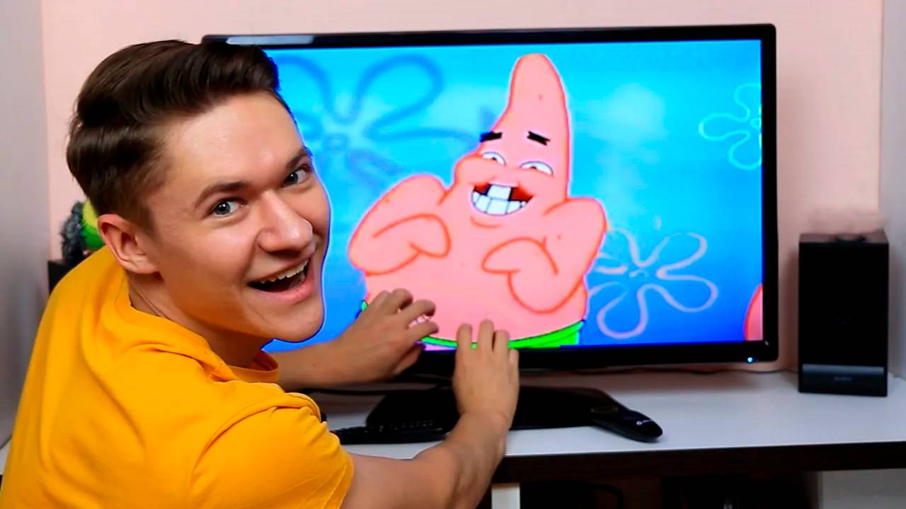 Патрик Смеётся - Прикол с Телевизором ТикТок Челлендж