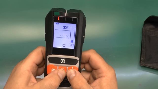 ОН ВИДИТ ДЕРЕВО, ПЛАСТИК, ЭЛЕКТРОПРОВОДКУ, МЕТАЛ... Металлодетектор GD216 смотреть онлайн