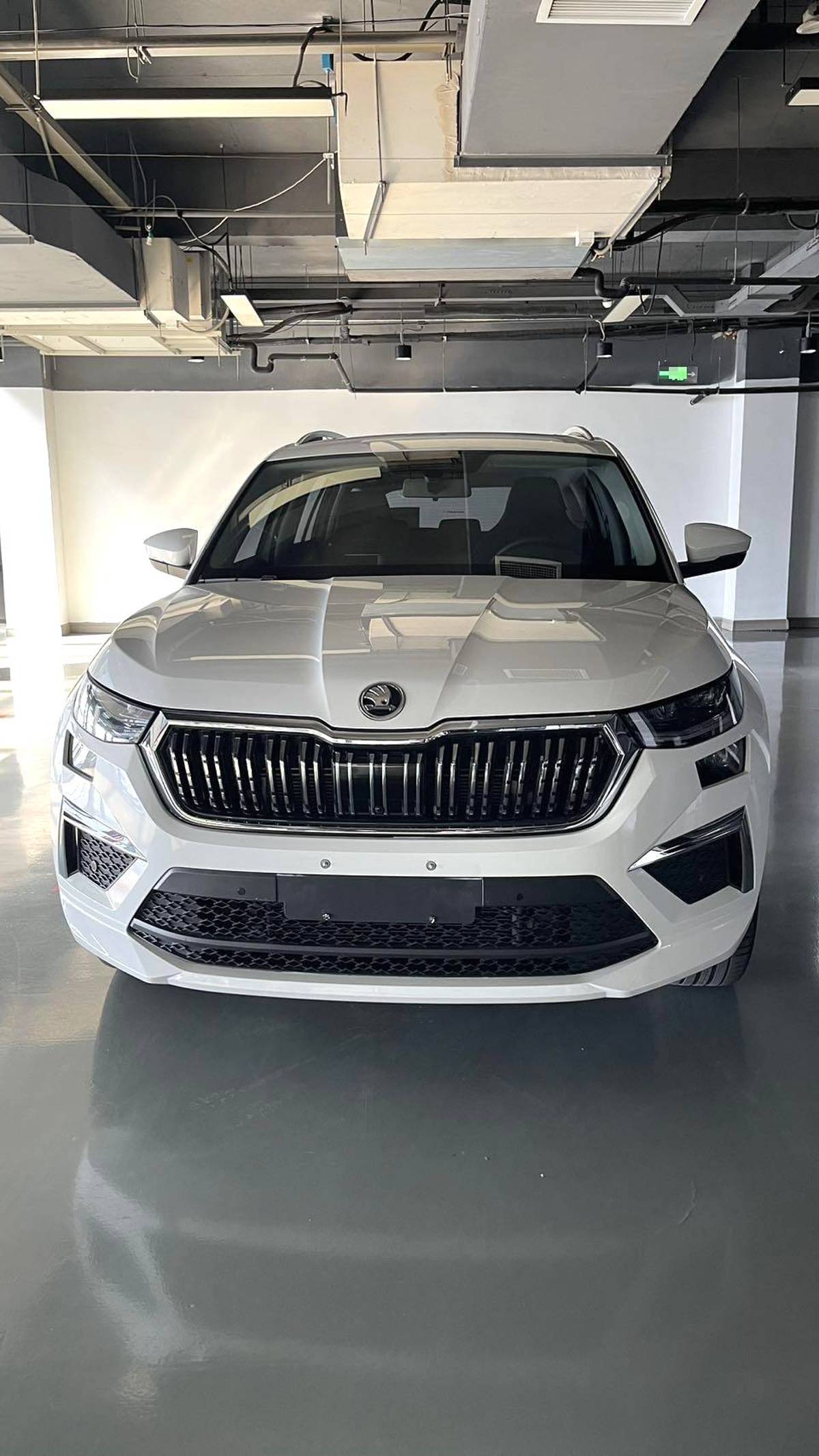 Skoda Kodiaq 2.0T 2022 года смотреть онлайн