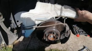 Как снять бачок омывателя Форд Фокус 2