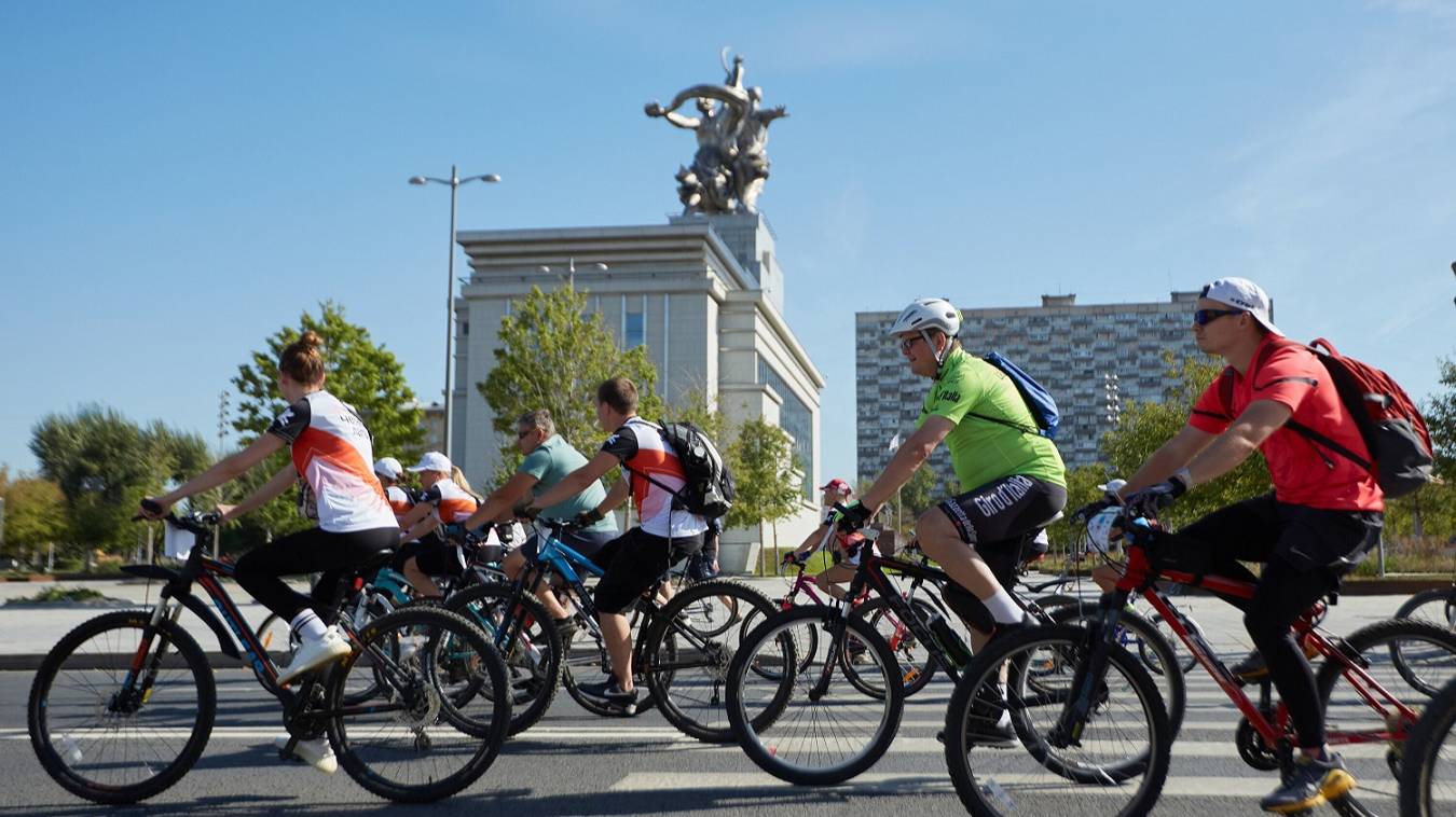 ВДНХ → Крылатское: велопраздник, который несётся по МСД смотреть онлайн