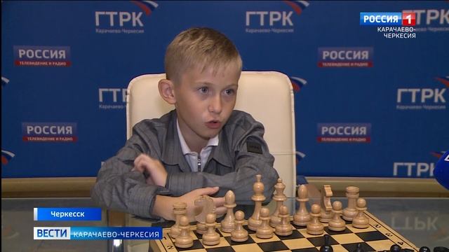 Его мечта стать известным гроссмейстером: юный шахматист Эмир Борлаков смотреть онлайн