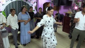 Клип Саша Цыбуля крестит внуков