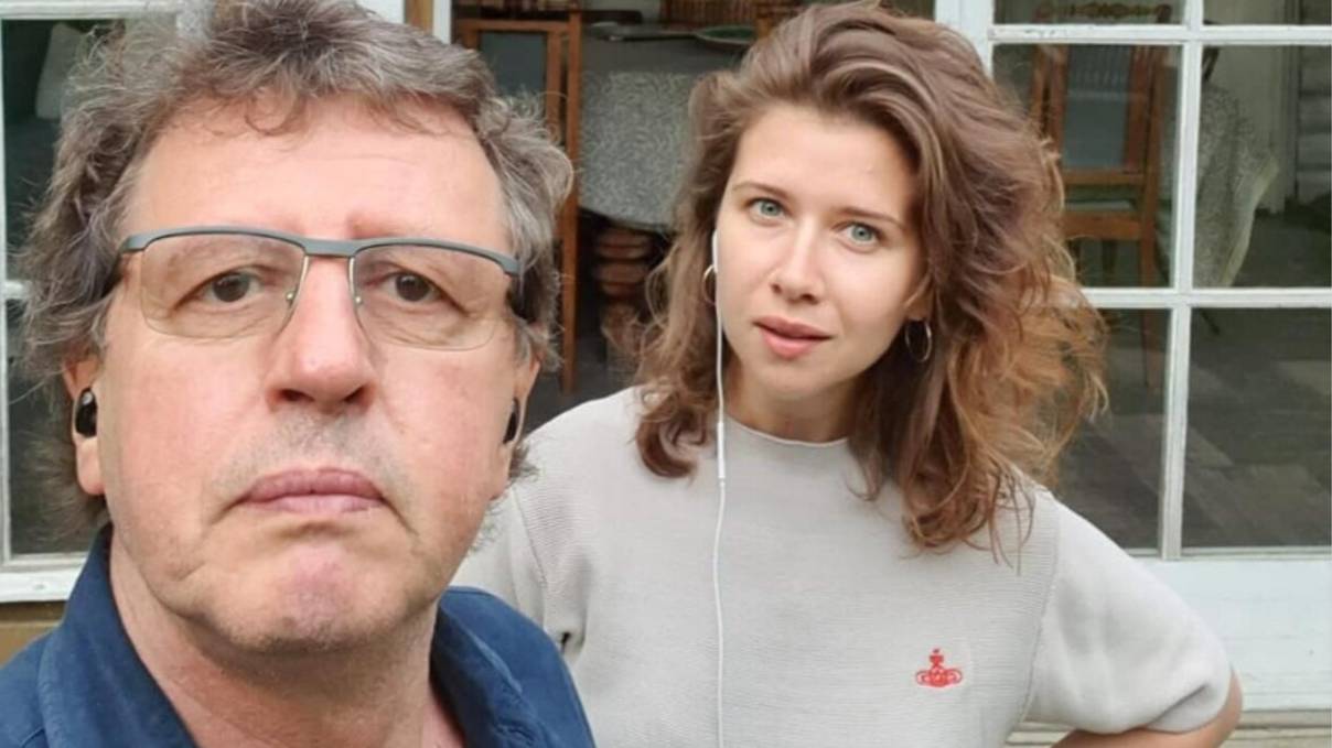 «Еще одна молодуха сбежала от надоевшего деда»: что не так с разводом 67-летнего Михаила Ширвиндта смотреть онлайн