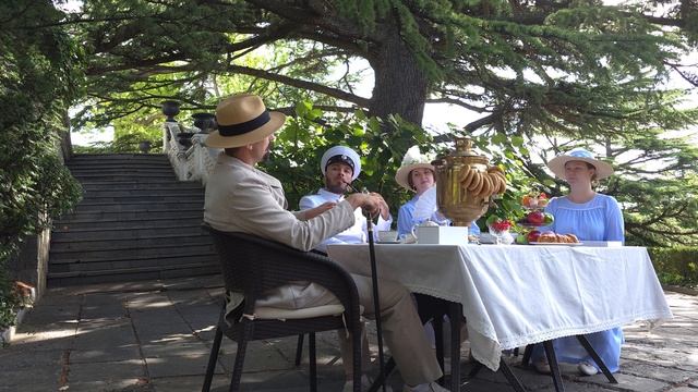 Театрализованная экскурсия «В гостях у Кузнецова» в Форосском парке смотреть онлайн