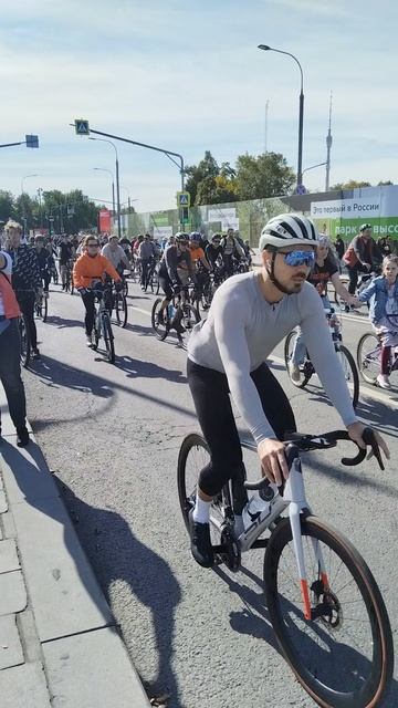 Московский осенний велофестиваль 2025 (7) смотреть онлайн