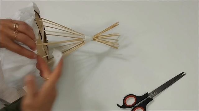 Как сделать подбукетницу для букета с зефиром. Заполнение зефирными цветами смотрите на канале! 🥰 смотреть онлайн