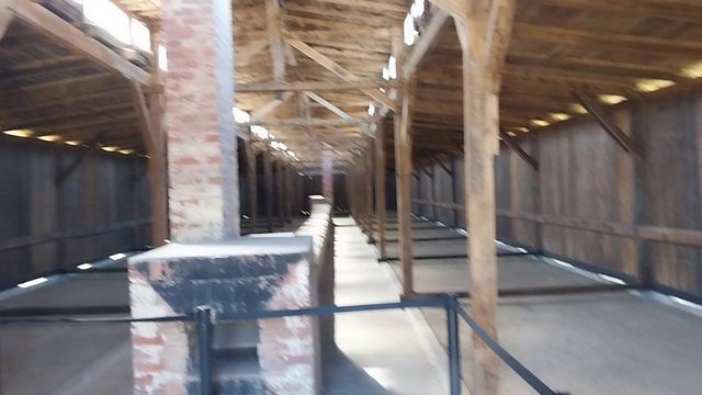 Барак в Освенциме! смотреть онлайн