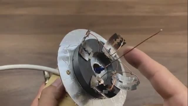 Интернет не нужен! Просто положите БРИТВУ на МАГНИТ и наслаждайтесь! смотреть онлайн