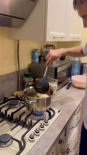 Продаю пирожки 😂 50р штука смотреть онлайн