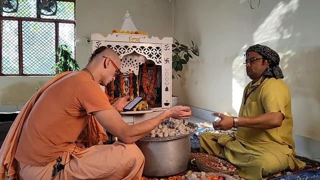 Питри пакша. День 2. Часть 6. Предложение шаров. 08.09.25 смотреть онлайн