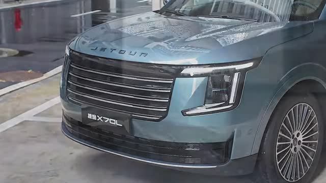 Jetour X70L - новый доступный кроссовер для большой семьи за 1,5 млн рублей. Для китайской семьи.