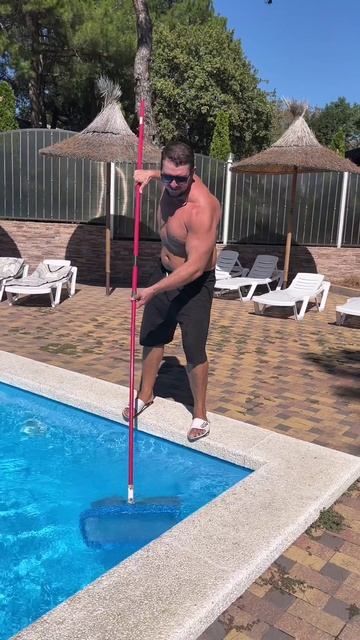 БАССЕЙН В ДИВНОМОРСКОМ АРИОН АНДРЕЙ ЕВГЕНЬЕВИЧ