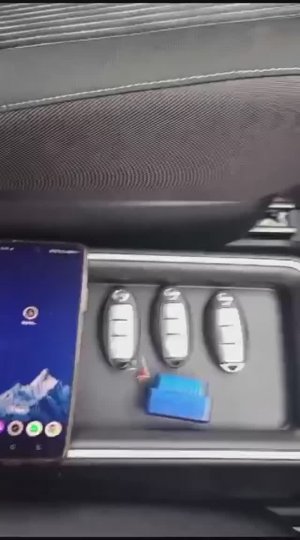 Добавление ключа к Nissan Serena 27  с помощью программы KeyHacker