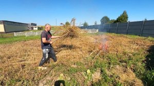 Зачем мы подожгли огород? Неожиданные гости. Строим дом своими руками. Ремонт продолжается.