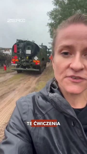 Польская журналистка сняла колонну САУ, выдвинувшихся к границе с Белоруссией смотреть онлайн