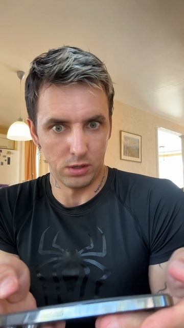 Телефон пытается взорваться ❗ смотреть онлайн