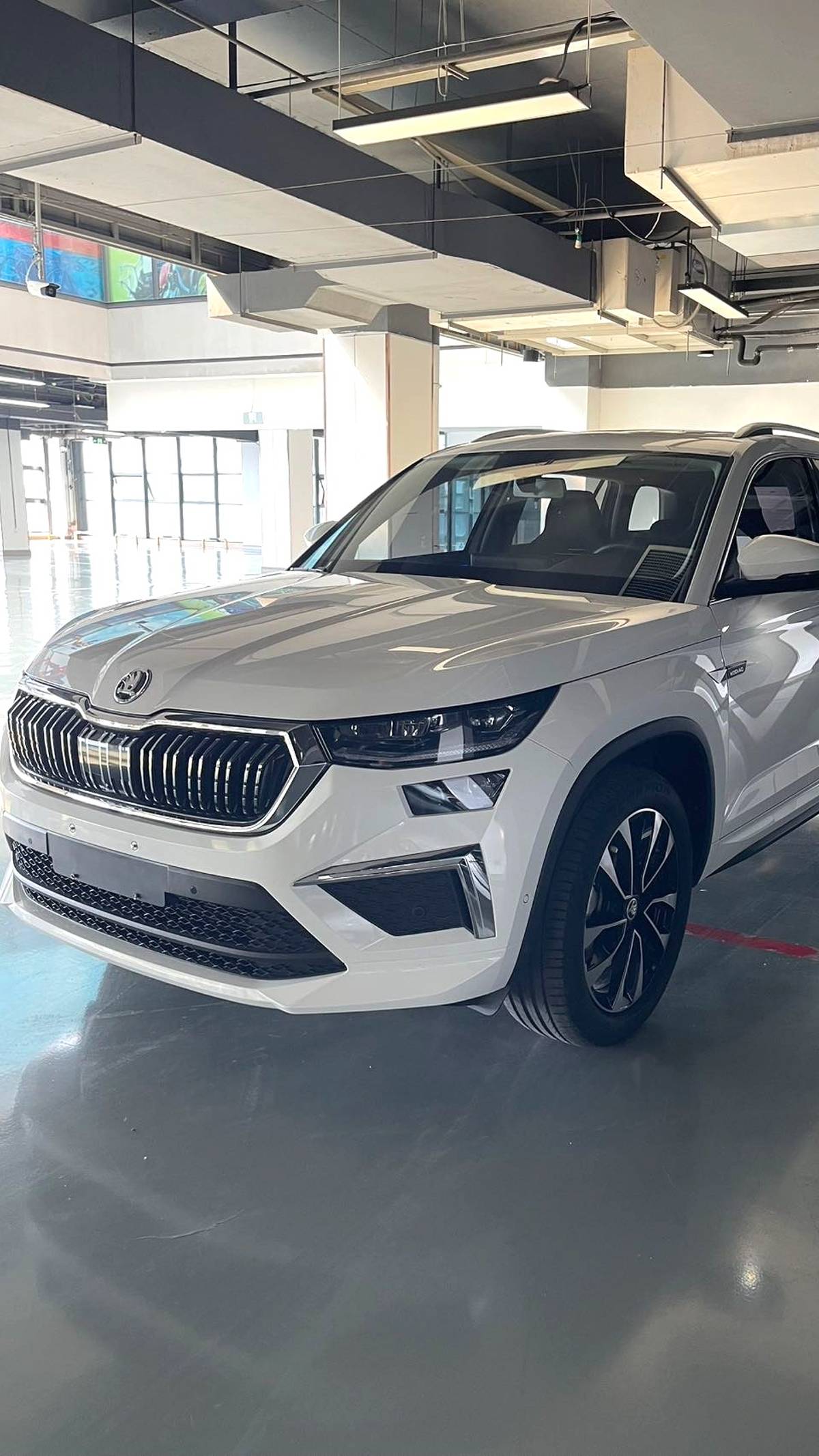 Skoda Kodiaq 2.0T 2022 года смотреть онлайн