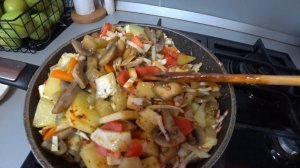 ВЛОГ :  ОВОЩНОЕ РАГУ С ГРИБАМИ / НА ДАЧУ / ПРИНЯЛСЯ КЛЕМАТИС ИЛИ НЕТ?