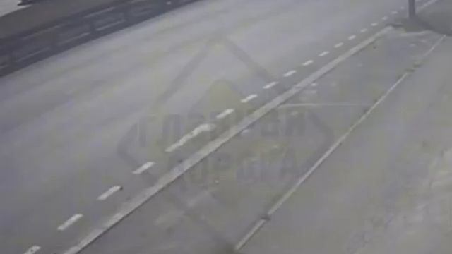 Под Аксаем питбайкер не справился с управлением и врезался в столб смотреть онлайн