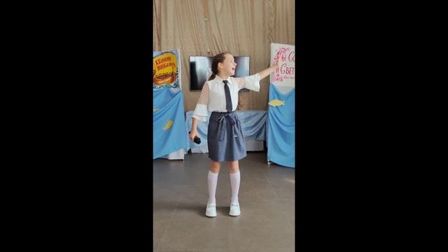 Фрагменты линейки, посвященной началу учебного года смотреть онлайн