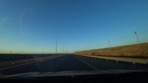 Крым. Крымский мост. Граница Крыма и Краснодарского края. Вот и такие еще есть водители