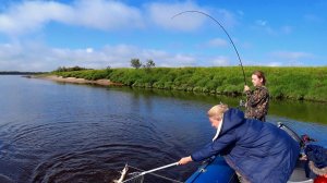 Как правильно ДУБАСИТЬ ЩУКУ с женским  экипажем))