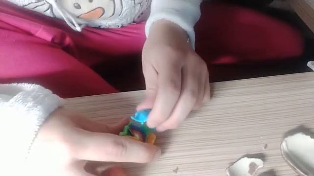 Открывание киндера сюрприз смотреть онлайн