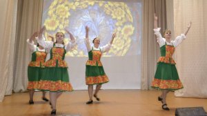 танец "Веселись народ" в исполнение кружка "Сувенир"
