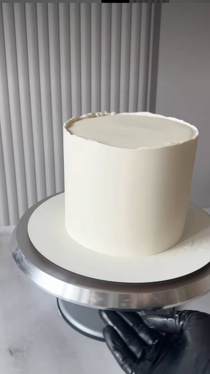 КРЕМ ДЛЯ ВЫРАВНИВАНИЯ ТОРТОВ🔥👌 смотреть онлайн