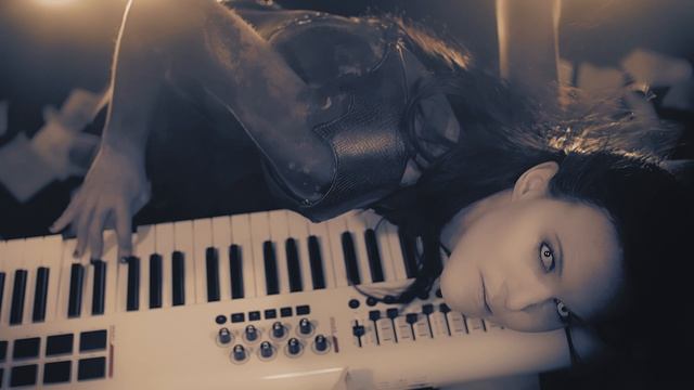 NACHTBLUT - Lied Für Die Götter (Official Video)