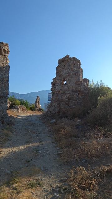 Naula — древнеримское поселение (330-1453 г н.э.) конца византийской эпохи. смотреть онлайн