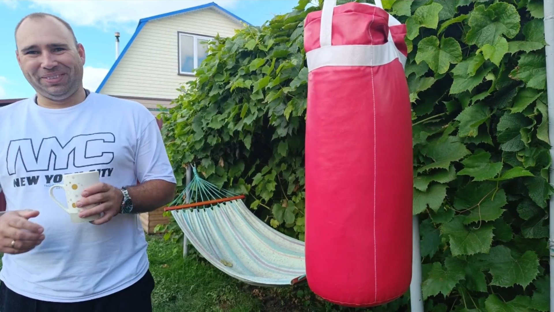 НЕ ВЕРЮ!ПОДАРОК,ЩЕНОК САМОЕД/ЖИЗНЬ ПРЕПОДНОСИТ СЮРПРИЗЫ/СУЕТА В ДЕРЕВНЕ смотреть онлайн