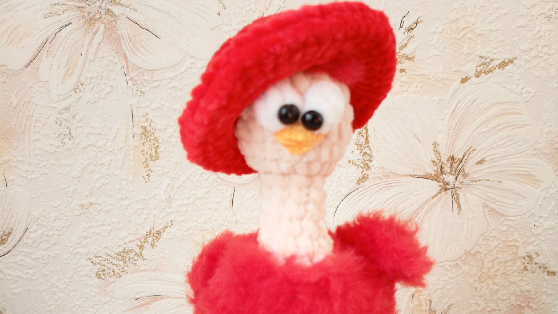 Игра "Цвет и аксессуар" Неделя третья. Красный и головной убор. смотреть онлайн