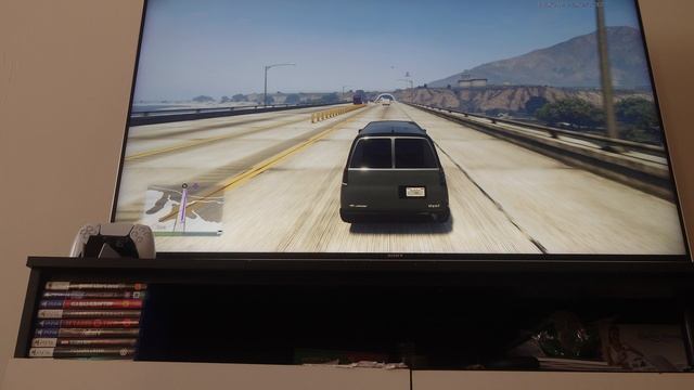 работаю полицейским в GTA v и выполняю задания смотреть онлайн