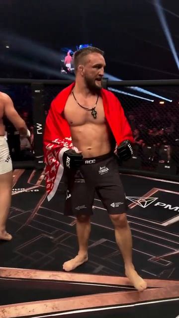 Первый чемпион RCC MMA! Поздравляем Влада Белаза с этой победой! смотреть онлайн