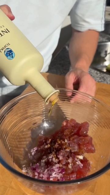 ОСЕННИЙ ТОСТАДАС С ТУНЦОМ