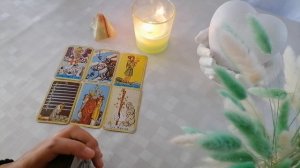 Кроме загаданного, есть ли тот, кто любит уже сейчас ❓| расклад таро