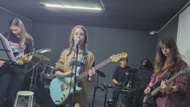 Eclipse - Выше гор смотреть онлайн