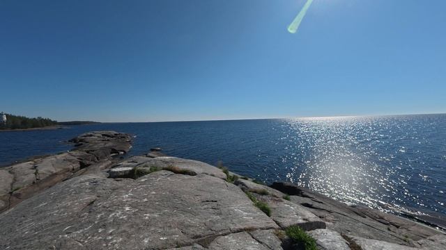 Бесов Нос мыс; Карелия; Пудожский район; Остров напротив