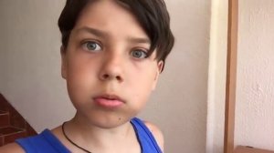 Крош СЛЕДИТ за МНОЙ в ОТЕЛЕ! МНЕ ОЧЕНЬ СТРАШНО! ЭТО УЖЕ НЕ СМЕШНО