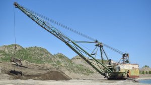 Шагающий экскаватор ЭШ-6/45. / The old Soviet walking excavator ESH-6/45.