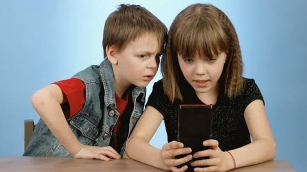 Игры из Прошлого: Русские Дети-Зумеры Играют в Тетрис 1996 г смотреть онлайн