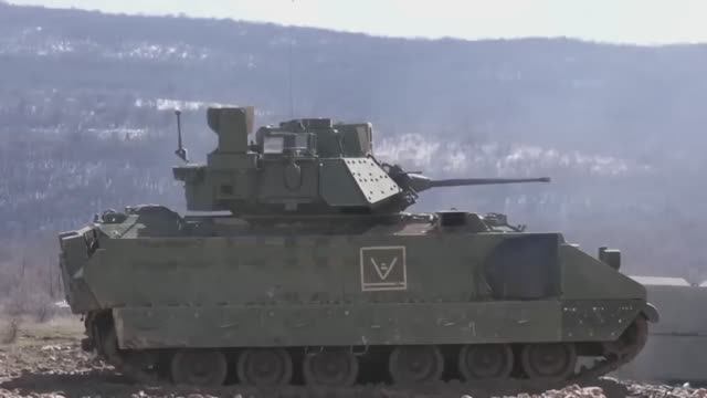 Bradley M2 смотреть онлайн