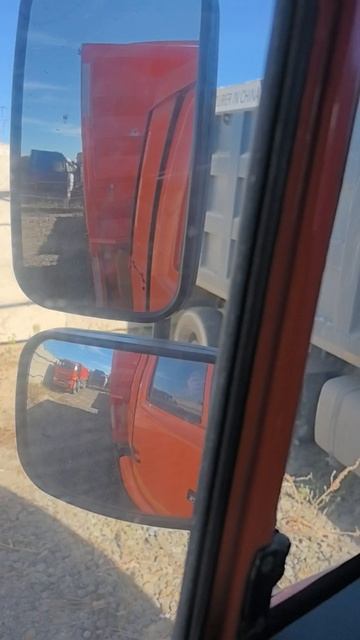 Как поднять кузов на "зерновозе" Камаз-65115 #самосвал #грузовик #Камаз #Камаз65115 смотреть онлайн